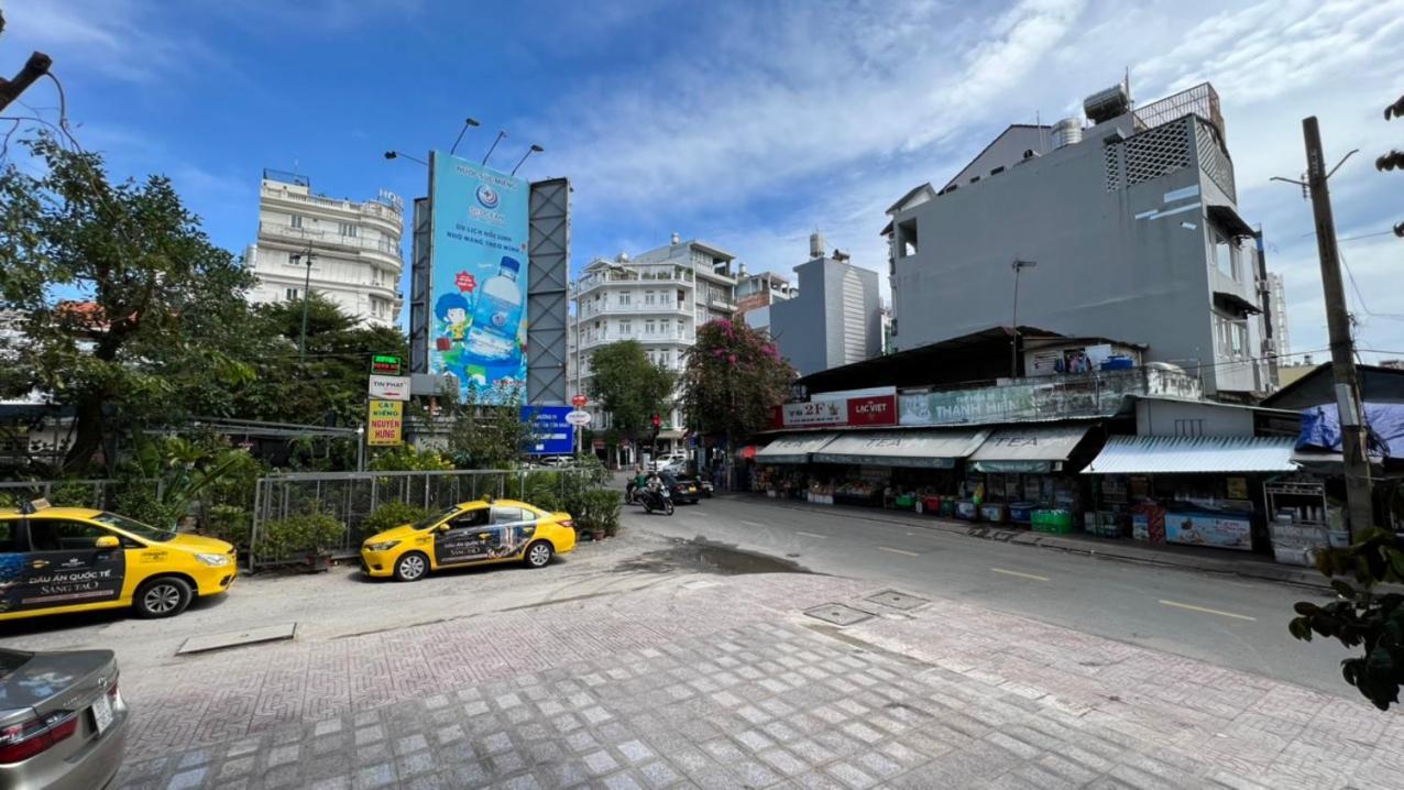 Silk Hong Ha Airport Hotel Hô Chi Minh-Ville Extérieur photo